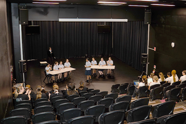 02-MSCWoolwich-facilities-theatre